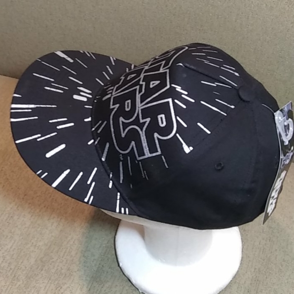 ⭐Star Wars Disney cap⭐ - Picture 3 of 8